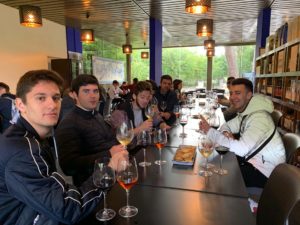 Bar e Agropecuária visitam grandes empresas vitivinícolas